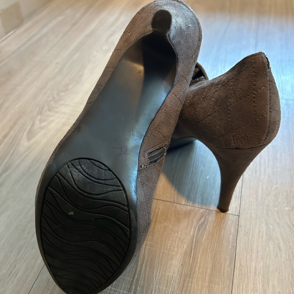 Women’s Dark gray suede ankle Pumps size 10 - Picture 5 of 10